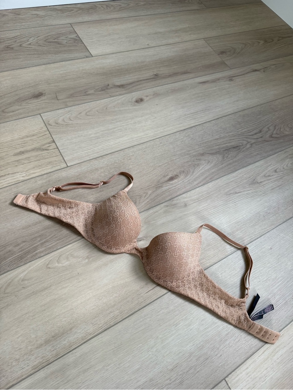 Victoria's Secret Beige Lace T-Shirt Bra